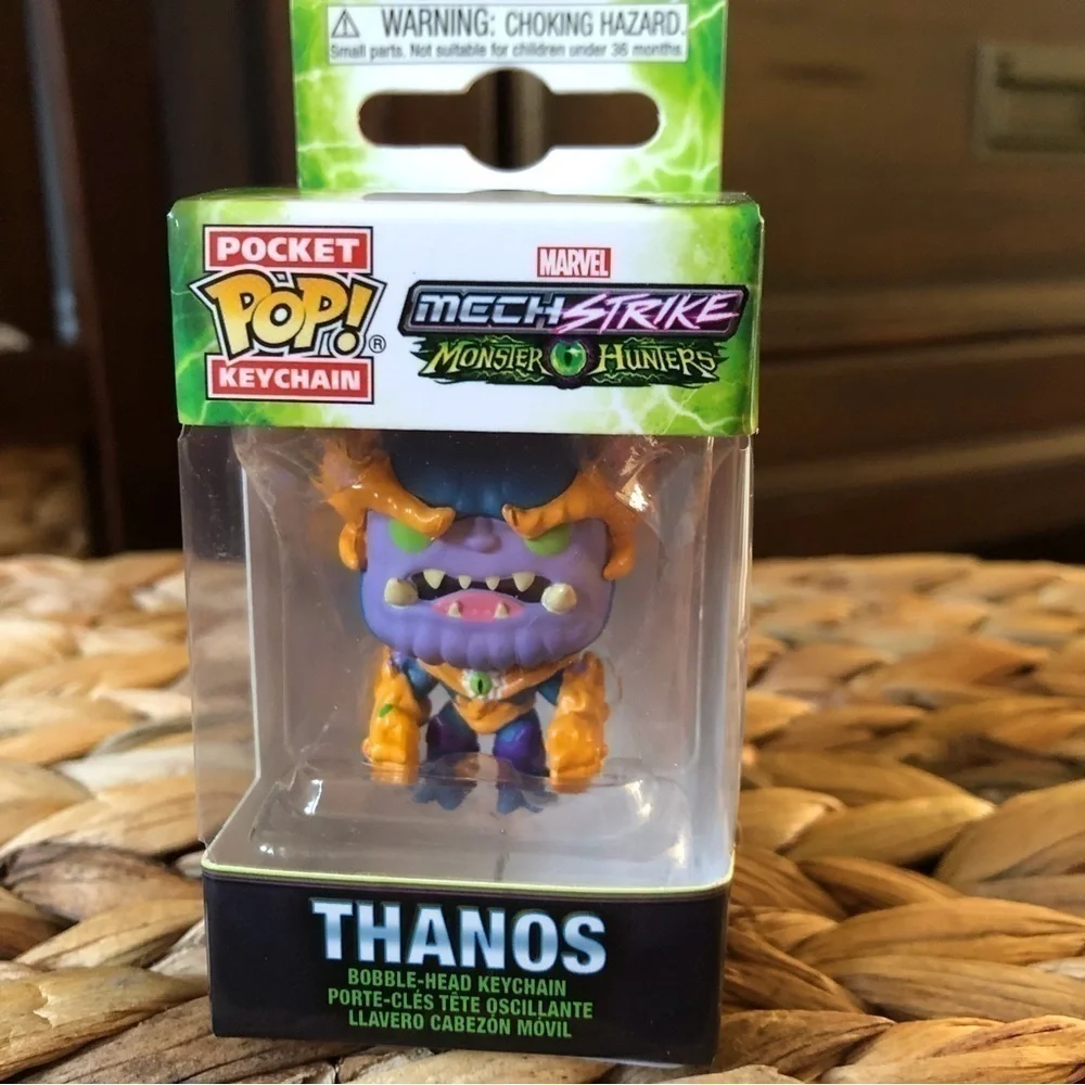 Funko Pop Marvel: Mech Strike Monster Hunters, Thanos pocket keychain